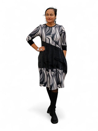 Must-valge mustriga kleit #1082