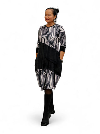 Must-valge mustriga kleit #1082