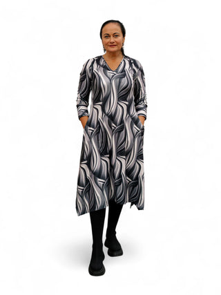 Must-valge kleit #1081