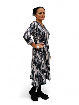 Must-valge kleit #1081