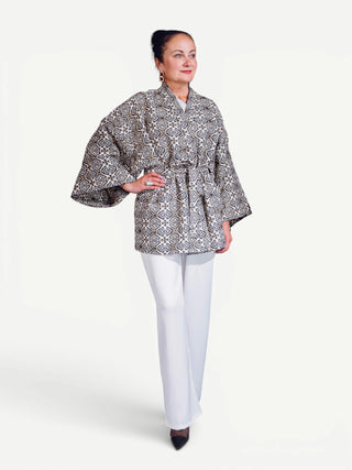 Mustriline kimono