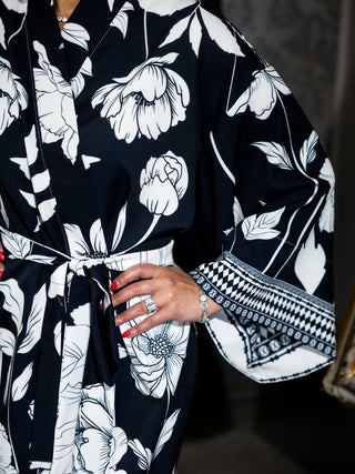 Lilleline Must Kimono